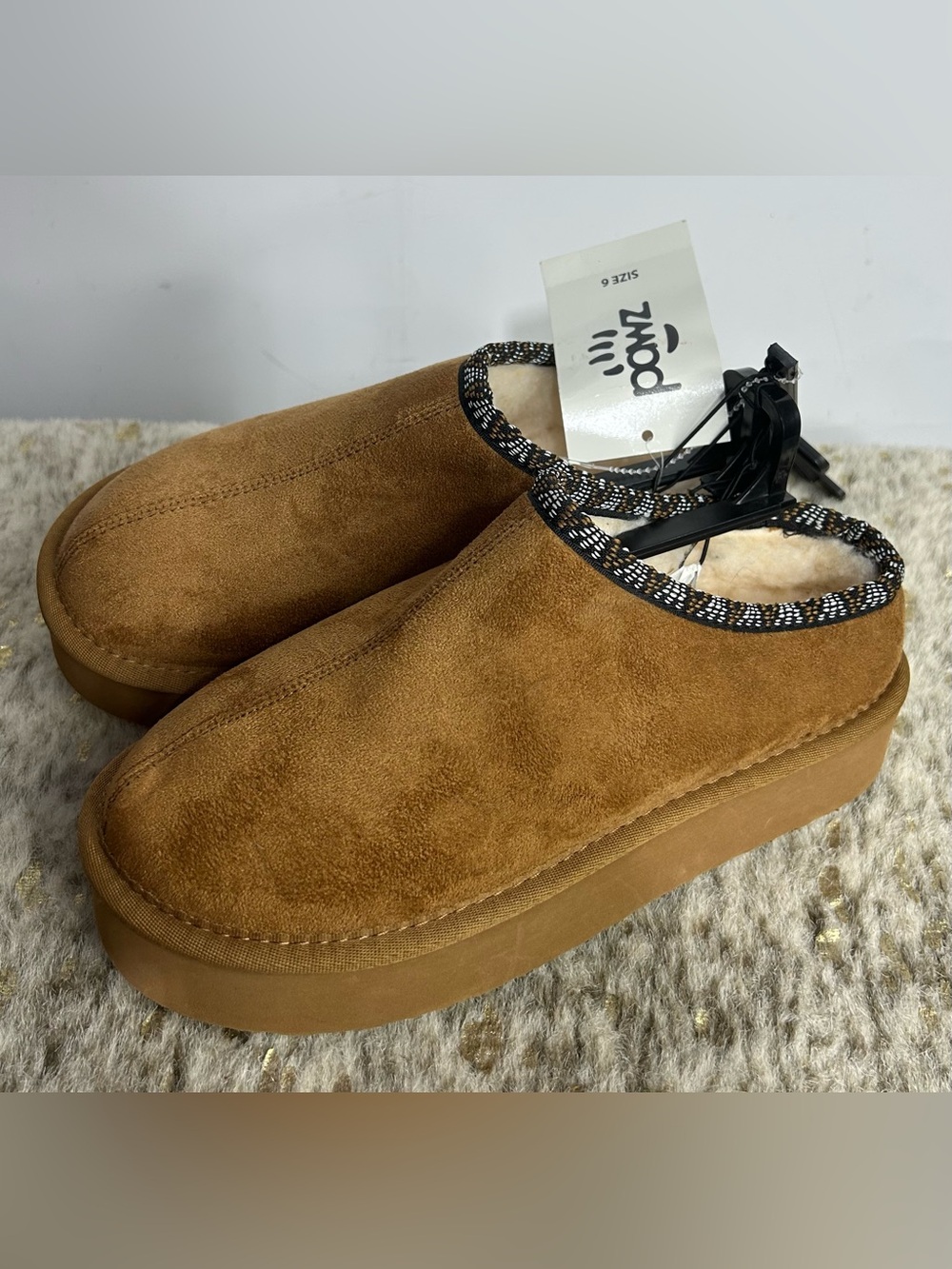 5‎ for $25🔥Pawz Tan Suede Slip On Moccassin Slippers Girls Size 6- New